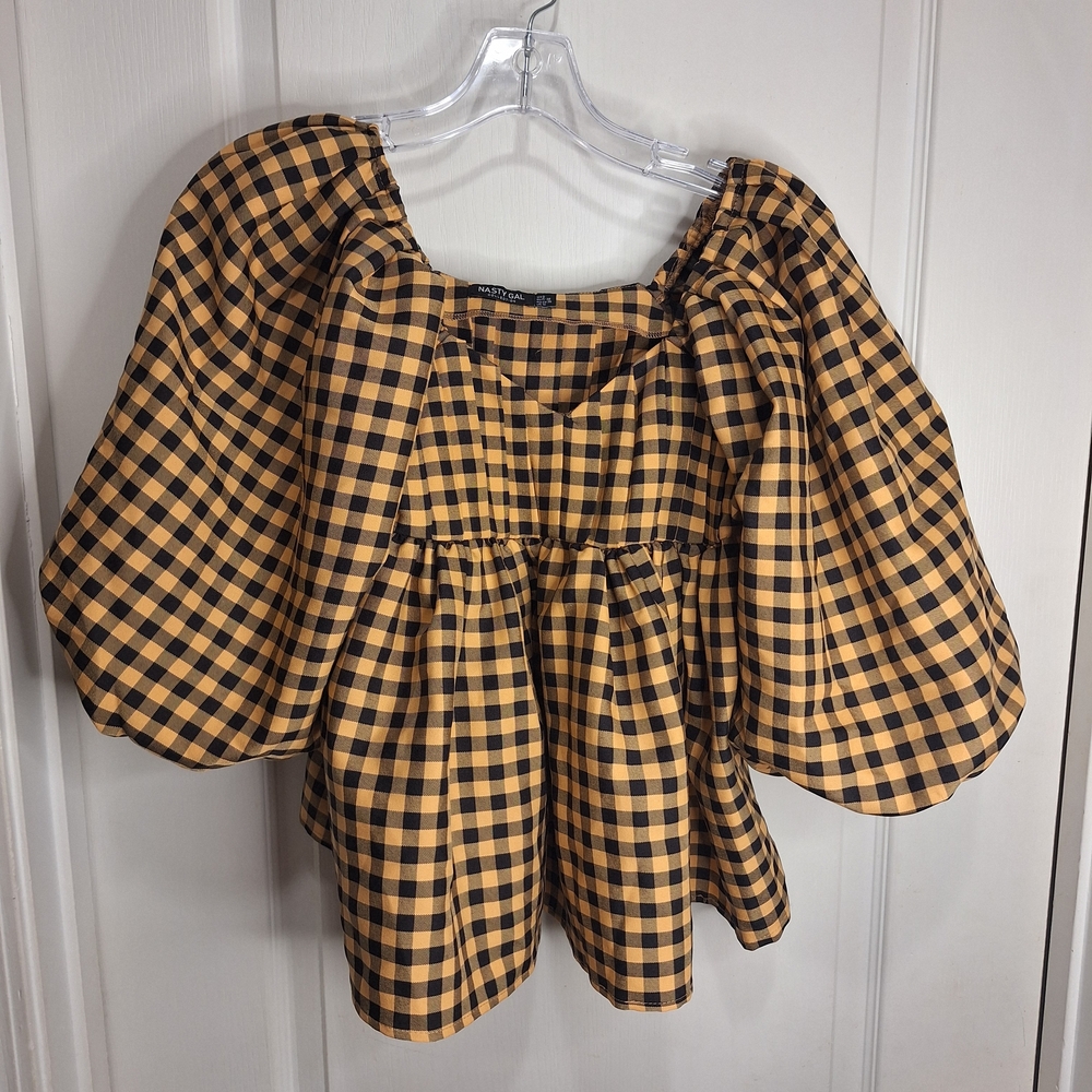 Nasty Gal Black and Tan And Orange Blend  Checkered Puff Sleeve Crop Top - Picture 6 of 13